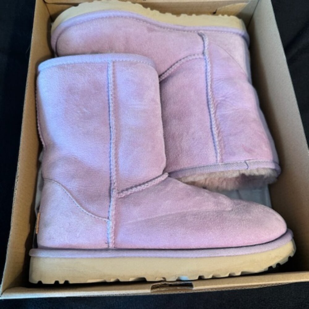 UGG Womens Classic Short ll